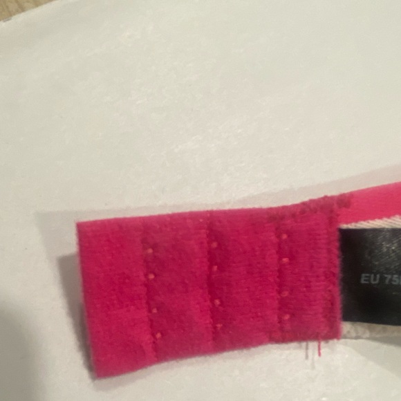 Hunkemoller Bra, Size 34DD, good condition - Picture 5 of 8